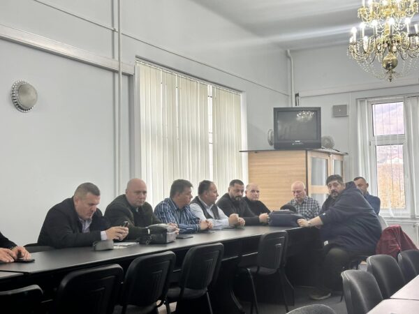 Întârzierea în acordarea primei de Ziua Sfintei Varvara și a primei de Crăciun va determina organizarea unei greve generale la CEVJ