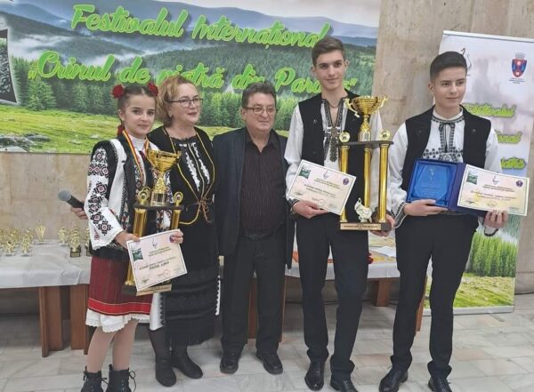 Petrileanul Iulian Jitea este câștigătorul Marelui Trofeu al Festivalului ”Crinul de piatră din Parâng” din 2023