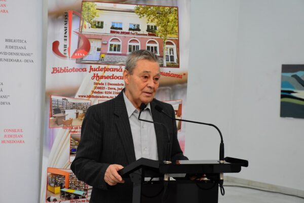 Hunedoara de acum un secol redescoperită într-o nouă carte-document a profesorului Mihai Petre