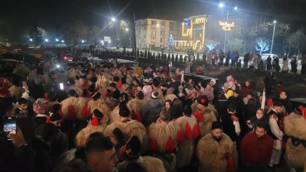 Cele mai frumoase colinde, cele mai frumoase costume și cele mai frumoase tradiții din Valea Jiului au fost puse în valoare la ”Festivalul Crailor” de la Lupeni