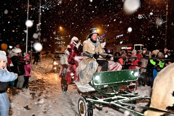 Caravana lui Moș Crăciun a străbătut și Valea Jiului