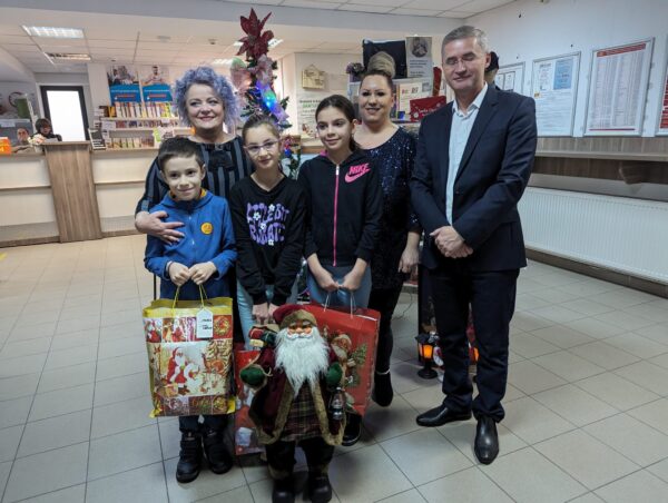 Premii pentru copiii din Petroșani care i-au scris cele mai frumoase scrisori lui Moș Crăciun