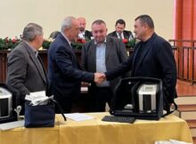 Inițiativa președintelui Consiliului Județean Hunedoara finalizată cu succes. DrugTeste cumpărate din donații, predate IJP Hunedoara