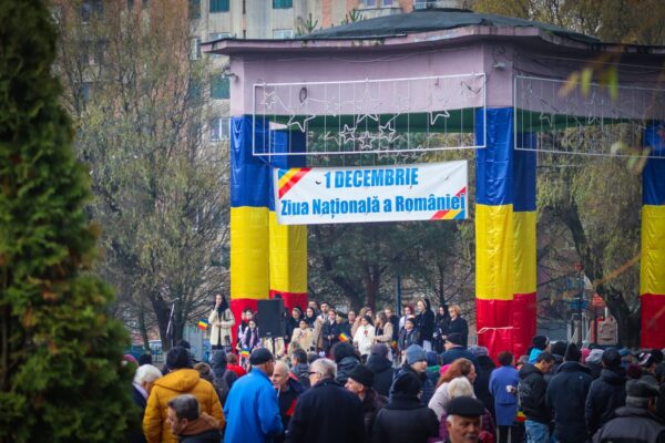 Ziua Națională a României la Petroșani, între respect pentru eroi și petrecere în comunitate