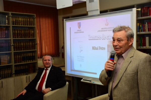 Profesorul Mihai Petre lansează cartea „Hunedoara acum o sută de ani”