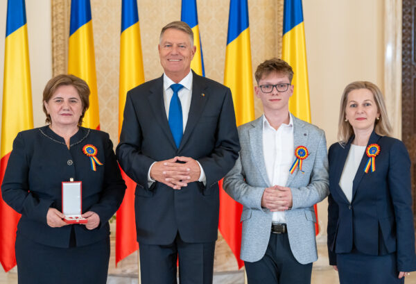 Decorație prezidențială pentru Liceul Teoretic ,,Ion Constantin Brătianu” Hațeg