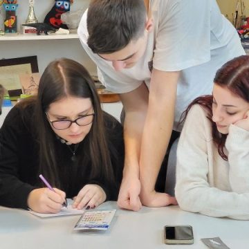 Primul proiect de știință participativă care îi provoacă pe elevii, profesorii, voluntarii și comunitățile locale din Geoparcul Țării Hațegului să acționeze sustenabil