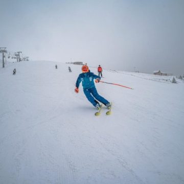 La Straja începe sezonul competițional de schi și snowboard