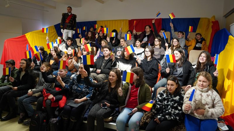 Uniți sub semnul istoriei și culturii la Galeria Națională de Artă ”Forma” din Deva