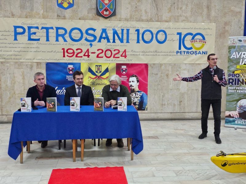 Emoționantă lansare a cărții ”Provocarea Rinului” de Avram Iancu, la Petroșani