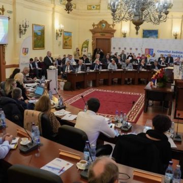 Întâlnire a operatorilor serviciilor de alimentare cu apă și de canalizare din România, la Deva