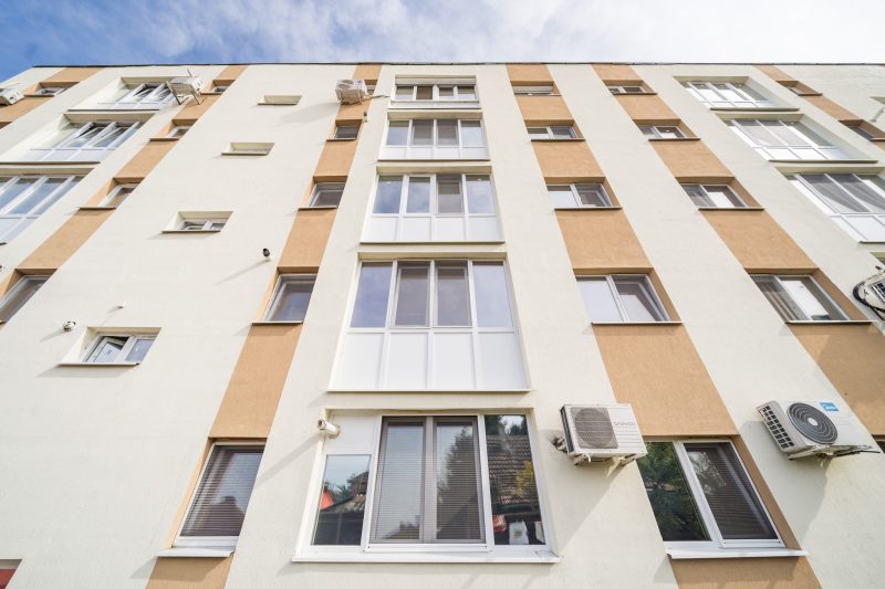 Șase noi apeluri de proiecte lansate prin Programul Regional Vest, pentru eficientizarea energetică a clădirilor rezidențiale