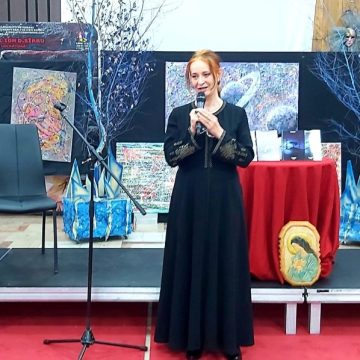 Picuri de sfințire / O poezie de Mirela Cocheci