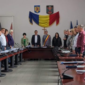 Ședință festivă la Petroșani cu prilejul jubileului ”Petroșani 100”