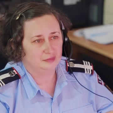 Cristina de la ISU Hunedoara, operatorul care primește mesajele de urgență prin 112