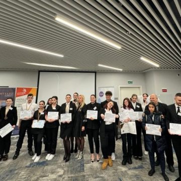 Liceeni din Valea Jiului în competițiile naționale ale viitorilor specialiști din HoReCa