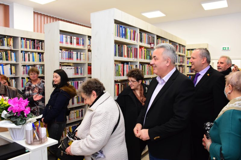 Complet modernizată, Filiala nr. 1 a bibliotecii județene ”Ovid Densușianu” și-a redeschis porțile pentru cititori