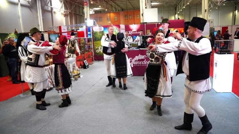 O nouă zi la Târgul de Turism al României, o nouă ocazie de promovare a specificului deosebit al județului Hunedoara