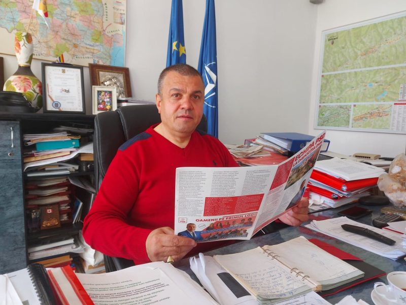 Sală de sport polivalentă și două blocuri noi pentru tineri, la Uricani