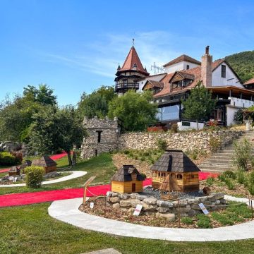 Sâmbătă, 6 Septembrie 2025, e Ziua Dorințelor la Castelul Lupilor Transilvania