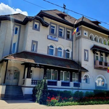 Eficiență administrativă la Lupeni: Administrația locală funcționează cu sub 4 angajați la mia de locuitori!