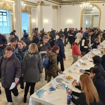 Bursa Locurilor de Muncă ”Bursa Mărțișorului”, acțiune de succes și la Hunedoara