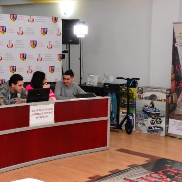 O nouă zi de confruntări cu calificări în optimile de finală ale concursului ”Citești și câștigi!