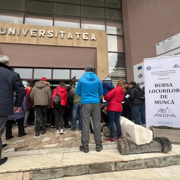 Interes deosebit la Petroșani pentru Bursa Locurilor de Muncă ”Bursa Mărțișorului”