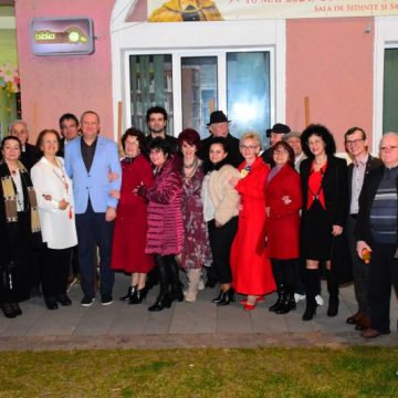 Regal liric în lectura poeților hunedoreni oferit de Biblioteca județeană ”Ovid Densușianu” cu prilejul Zilei Internaționale a Poeziei