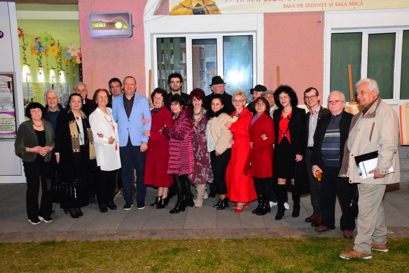 Regal liric în lectura poeților hunedoreni oferit de Biblioteca județeană ”Ovid Densușianu” cu prilejul Zilei Internaționale a Poeziei