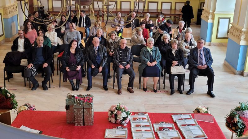 Premii de fidelitate pentru familiile de aur ale anului 2024 de la Lupeni