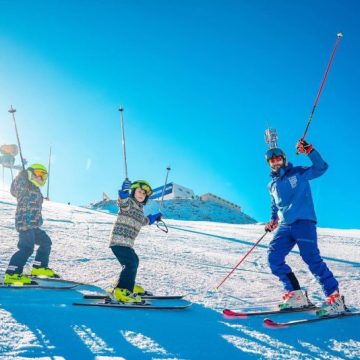 S-a închis sezonul turistic de iarnă de la Straja