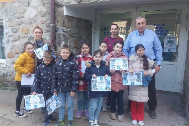 Lecție deschisă pentru elevii de la Organizația ”Salvați copiii” din Petrila, la Laboratorul de analize al Apa Serv Valea Jiului, cu prilejul Zilei Mondiale a Apei