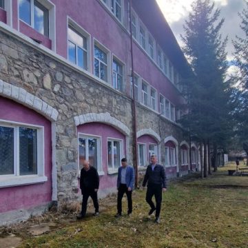 Încep noi lucrări pe fonduri europene pentru modernizarea liceelor din Lupeni