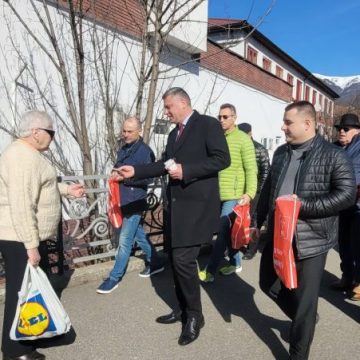 646013283_25950345497908151_7663585807293339147_n Social-democrații din Lupeni, vestitori ai primăverii pentru doamnele și domnișoarele din localitate