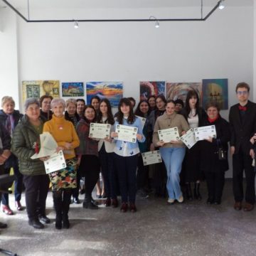 ”Culori de primăvară” la Galeria de artă ”Iosif Tellmann” din Lupeni