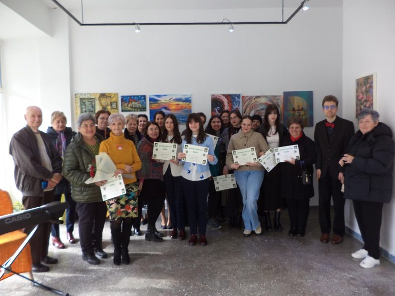 ”Culori de primăvară” la Galeria de artă ”Iosif Tellmann” din Lupeni