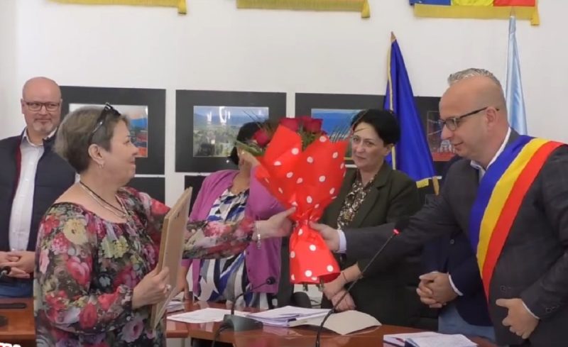 Premii pentru performanță în cultură și sport oferite la Vulcan ”Glasurilor de argint” și campionilor la înot