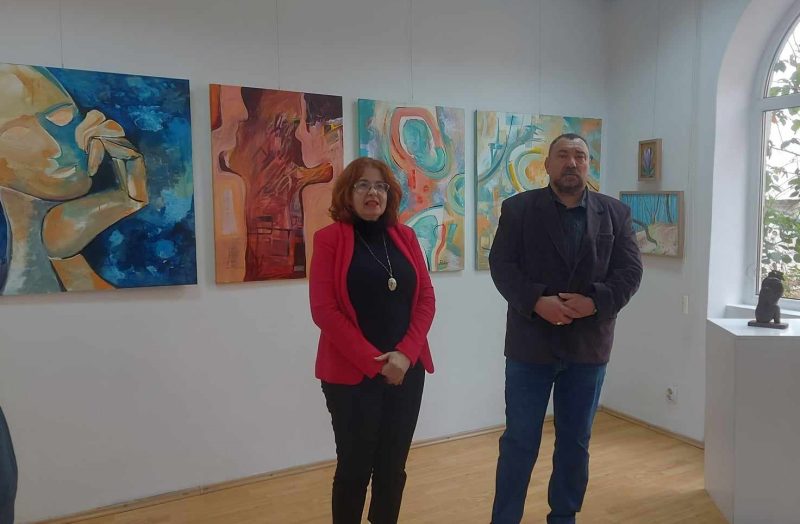 Primăvara artiștilor din Valea Jiului, de 25 de ani pe ”Simeza” de la Casa de cultură a studenților din Petroșani