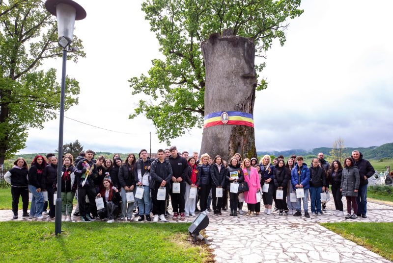 Ziua Internațională a Monumentelor și Siturilor sărbătorită în  județul Hunedoara cu o ”lecție deschisă” în Panteonul Moților și în Capitala Daciei