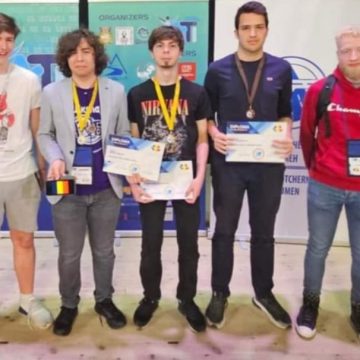 Admis deja la Harvard, Alexandru Todoran aduce încă lauri pentru Liceul Teoretic ”Aurel Vlaicu” din Orăștie