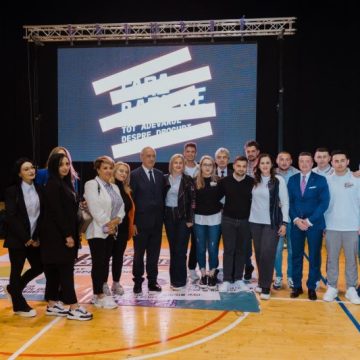 Tot adevărul despre droguri, spus în caravana ”Fără Bariere”, la Deva