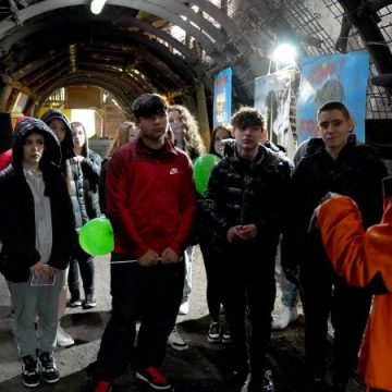 Copiii foștilor mineri din Valea Jiului au descoperit fantastica ”planetă” de la Mina Petrila