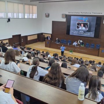 Remarcabila gimnastă Gina Gogean, invitat de onoare în proiectul „Campionii României – în școală, liceu, și universitate”