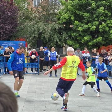 Fotbal în familie, de ”Ziua Tatălui” la Petroșani