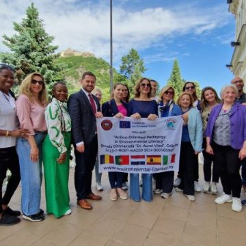 Participanți la un proiect Erasmus+, oaspeți ai Consiliului Județean Hunedoara