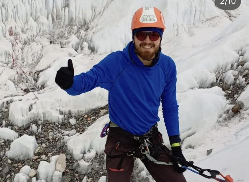 Alpinistul din Petroșani Adrian Ahrițculesei a ajuns pe Everest !