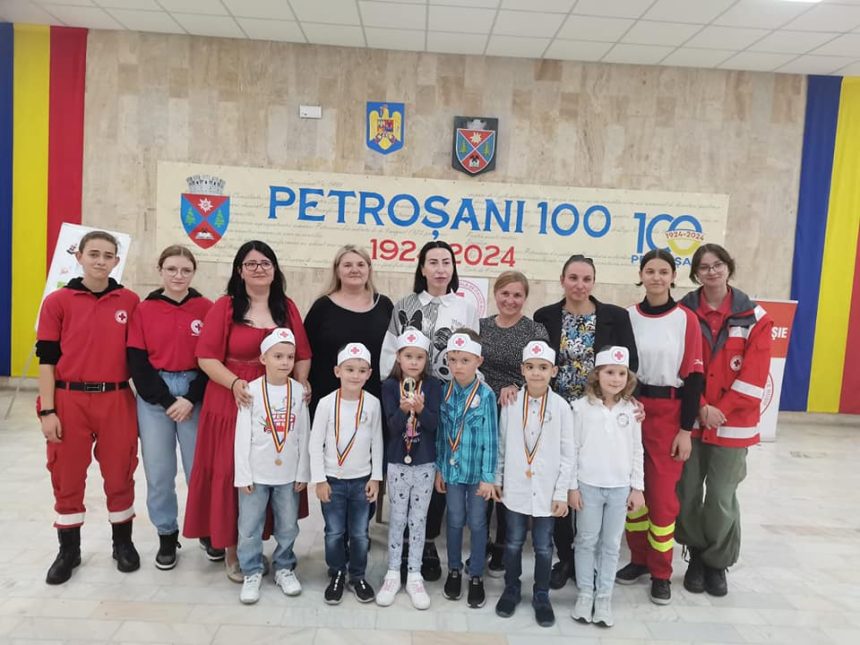Concursul de Prim Ajutor ,,Micii Sanitari” de la Petroșani și-a desemnat câștigătorii