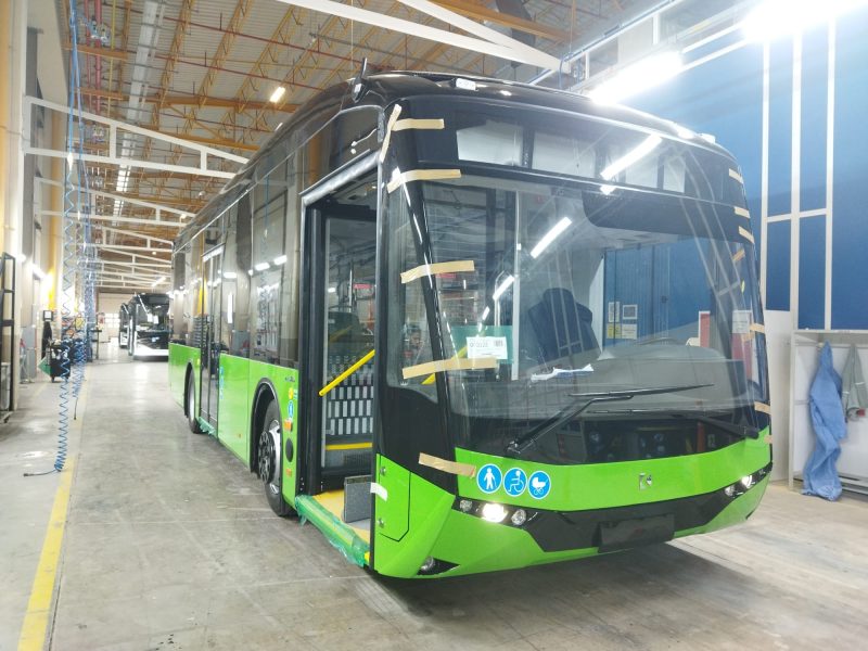 Transport local cu autobuze electrice, din acest an, la Petroșani