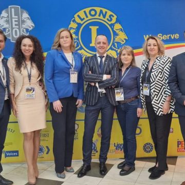 Liderii cluburilor Lions din Valea Jiului premiați la Convenția Națională a organizației